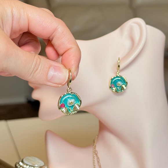 Elegant Gold and Blue Floral Earrings - Picture 5 of 10